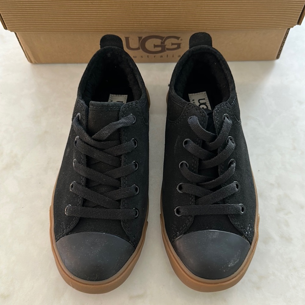 NEW UGG Kameron Shoes Kids Black Size 1